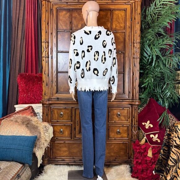 NWOT Ivory Bold Leopard Fringe Distressed Vneck Sweater - Picture 5 of 14